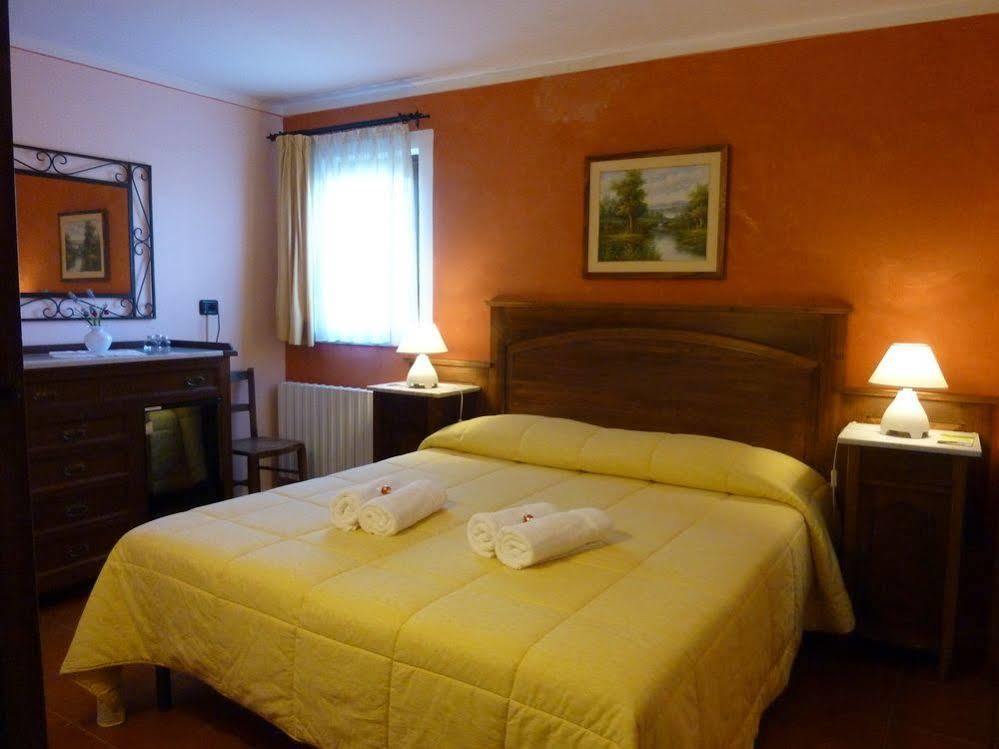 Casale Dei Gelsi Bed & Breakfast Castiglione In Teverina Ngoại thất bức ảnh